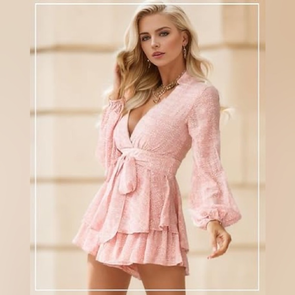 💐 Boutique pink & white vneck belted romper size S - Picture 3 of 5